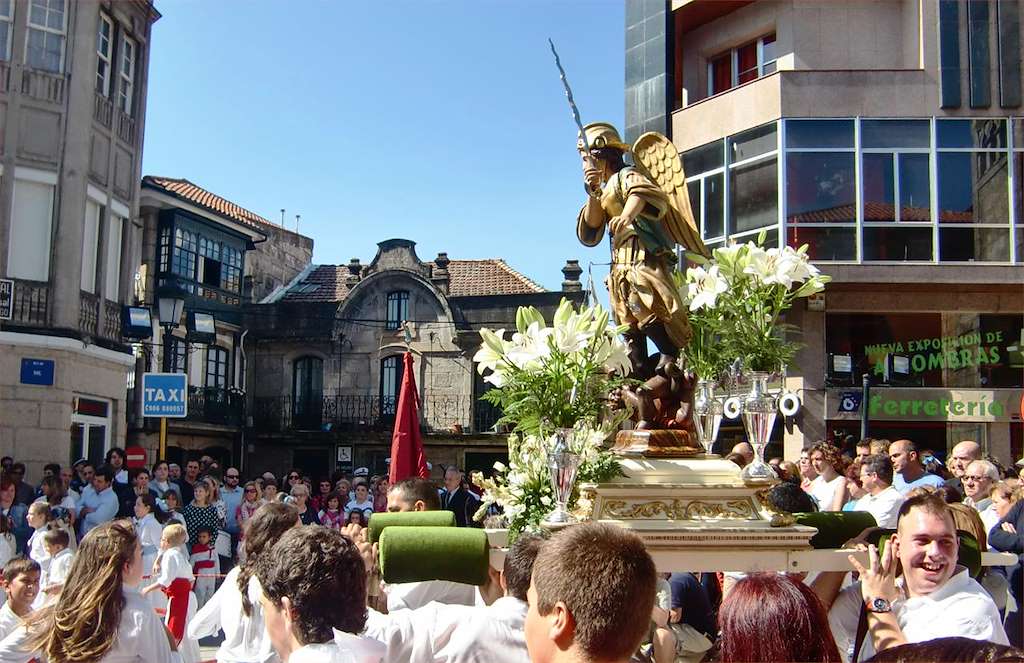 San Miguel - Danza das Espadas en Marín