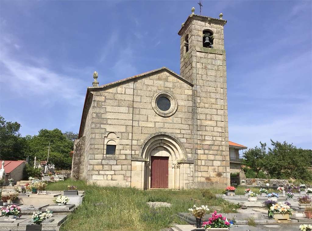 Iglesia Santa María de Parada de Outeiro en Vilar de Santos