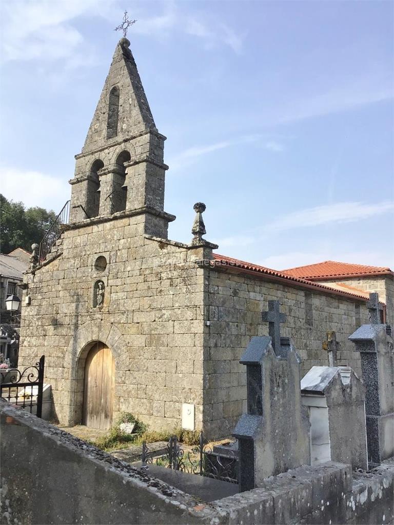 imagen principal Iglesia Parroquial de Santiago de Calvos