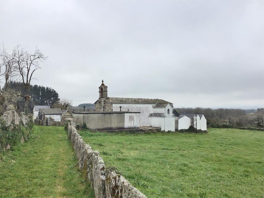 imagen principal Iglesia y Cementerio de San Miguel de Lapío