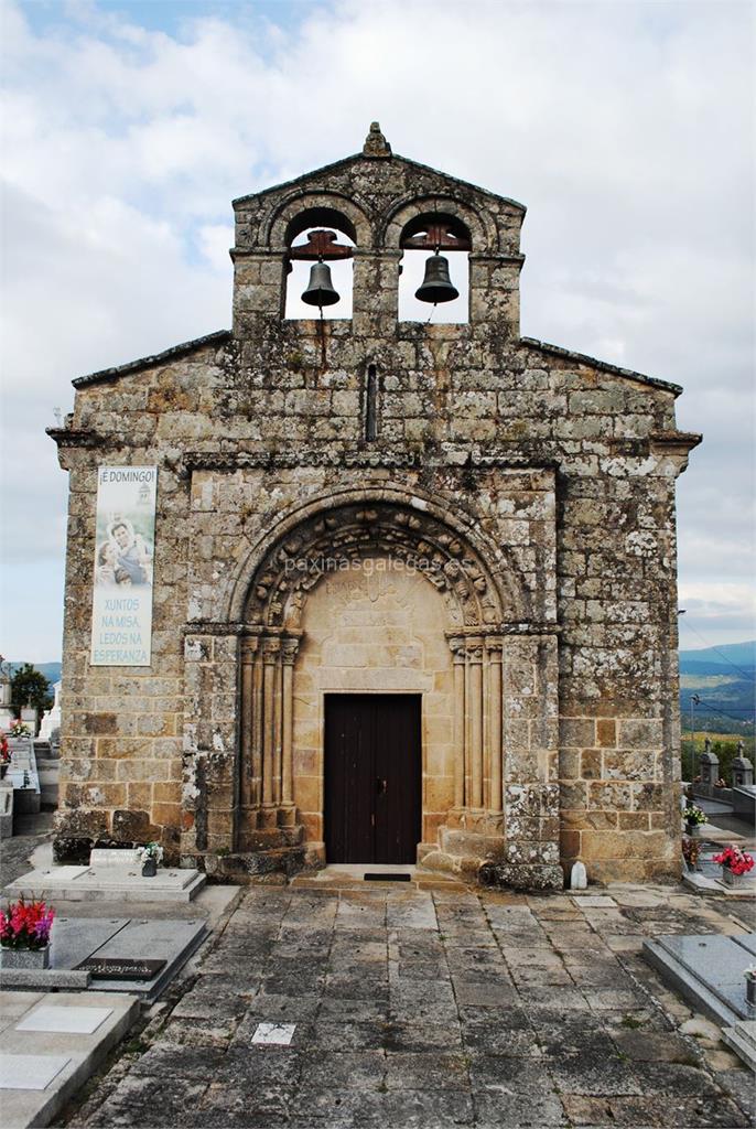 imagen principal Iglesia y Cementerio de Santiago de Gustei
