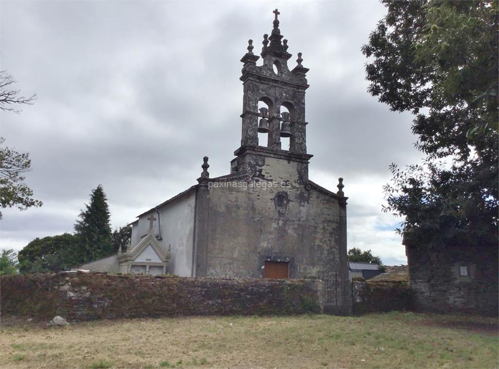 imagen principal Parroquia y Cementerio de San Martin de Loureiro