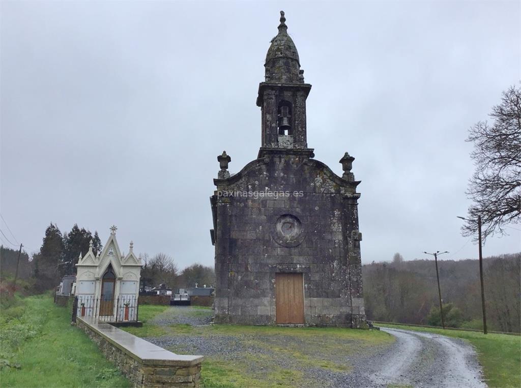 imagen principal Parroquia y Cementerio de Santa Baia de Bolaños