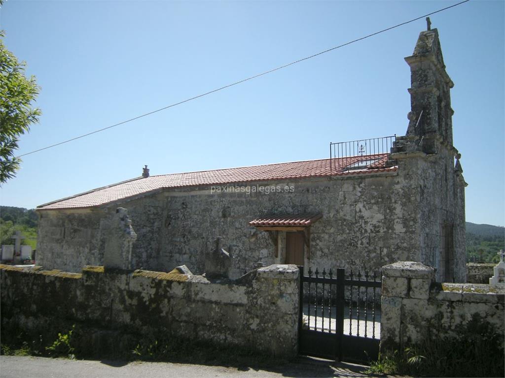 imagen principal Parroquia y Cementerio de Santa Baia de León
