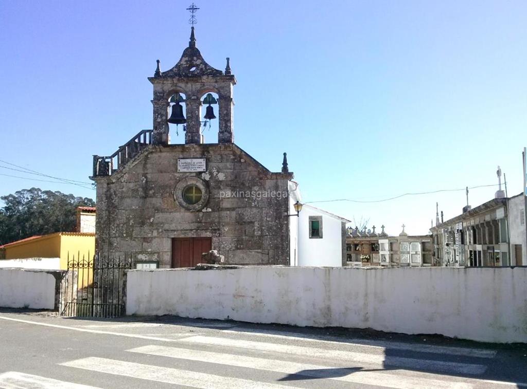 imagen principal Parroquia y Cementerio de Santa Cruz de Lesón