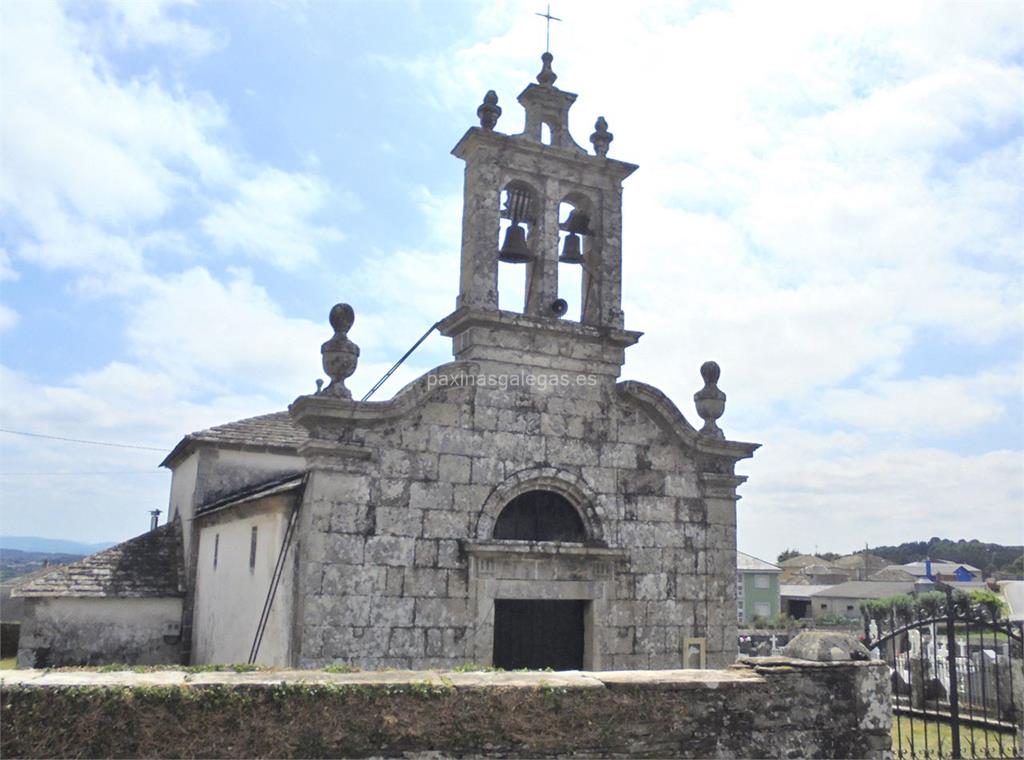 imagen principal Parroquia y Cementerio de Santa María Madanela de Coeses
