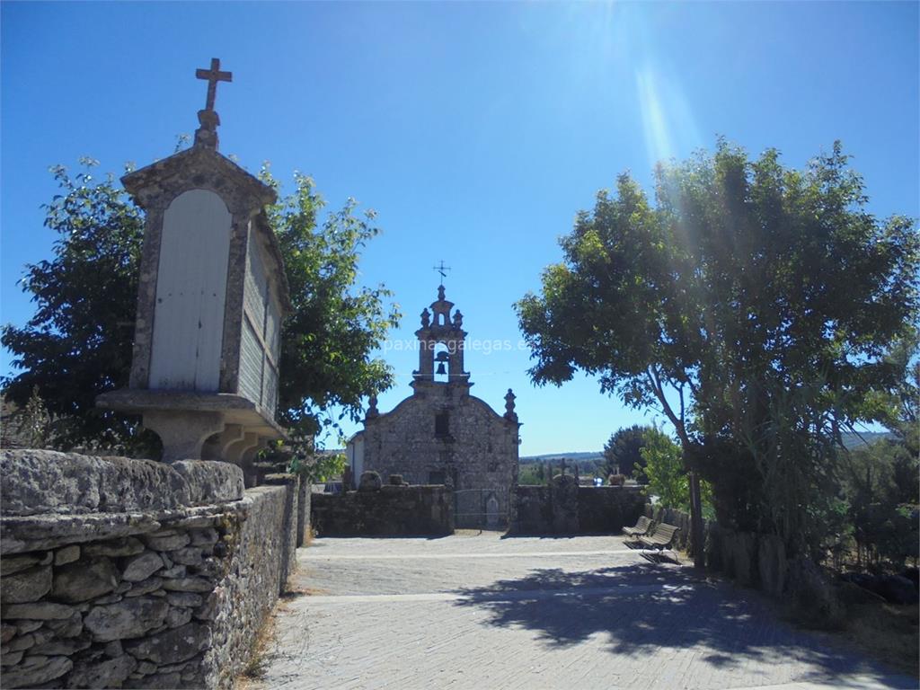 imagen principal Parroquia y Cementerio de Santalla de Bóveda de Mera