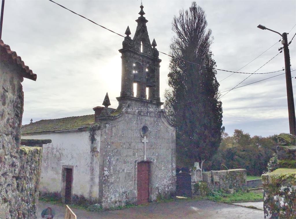 imagen principal Parroquia y Cementerio de Santalla de Licín