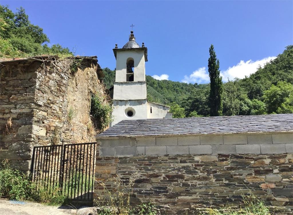 imagen principal Parroquia y Cementerio de Santiago de Cereixedo