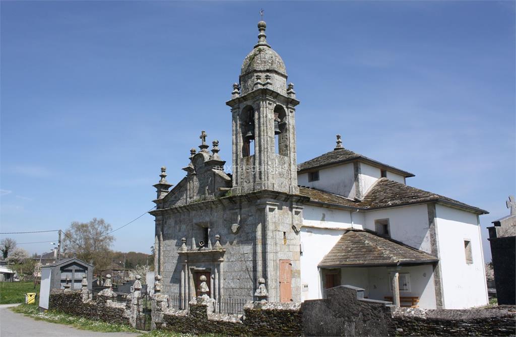 imagen principal Parroquia y Cementerio de Santiago de Saa